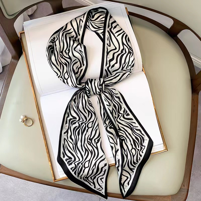 Silk Tie Striped - Luxuriöses Seidentuch mit Zebra-Print für Damen,